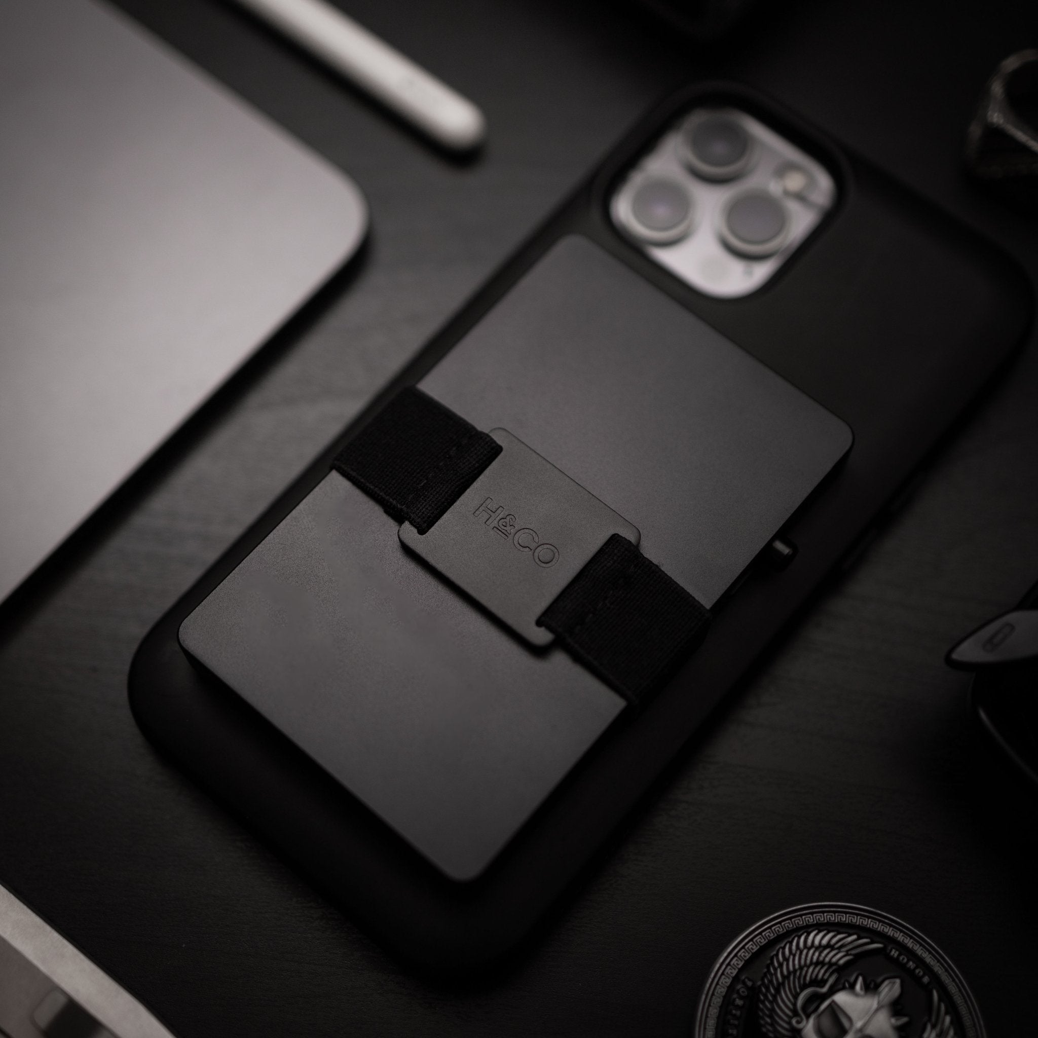 The Evolution of Wallets: From Traditional to Smart Wallets - Henry & Co